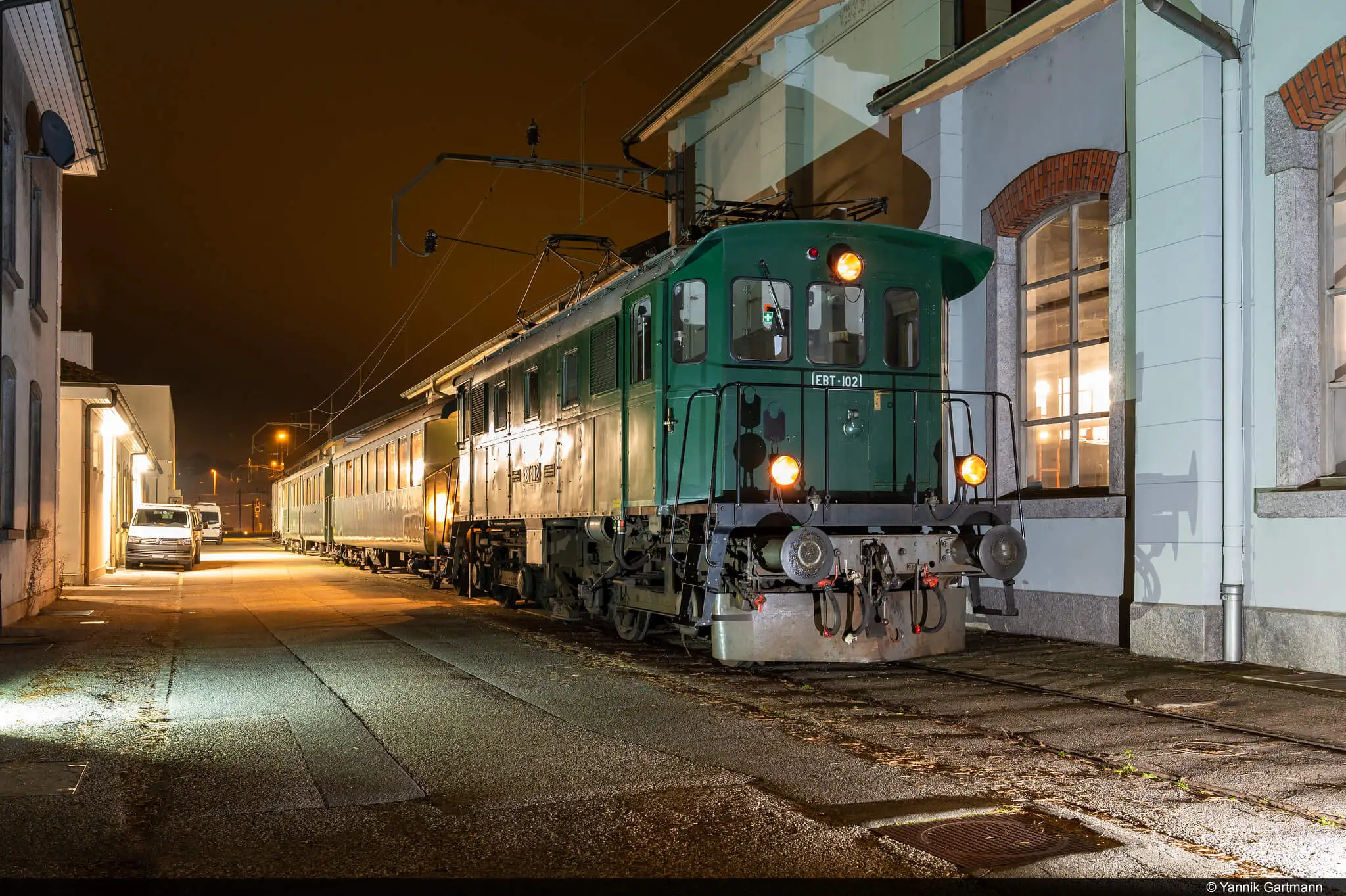 Be 4/4 102 vor dem Depot in Olten